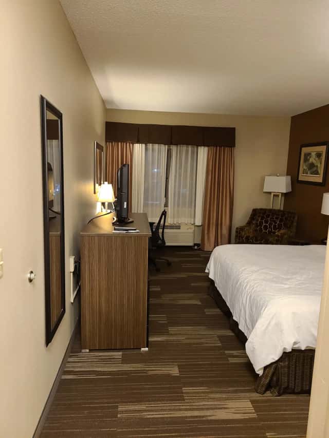 Holiday Inn & Suites St. Paul NE - Lake Elmo, an IHG hotel — guest room