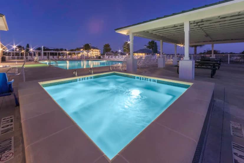 Shared outdoor hot tub at Holiday Inn Club Vacations Piney Shores Resort Lake Conroe