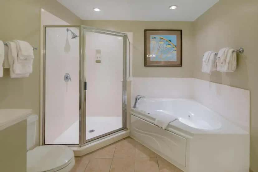In-room hot tub at Holiday Inn Club Vacations South Beach Resort in Surfside Beach, SC