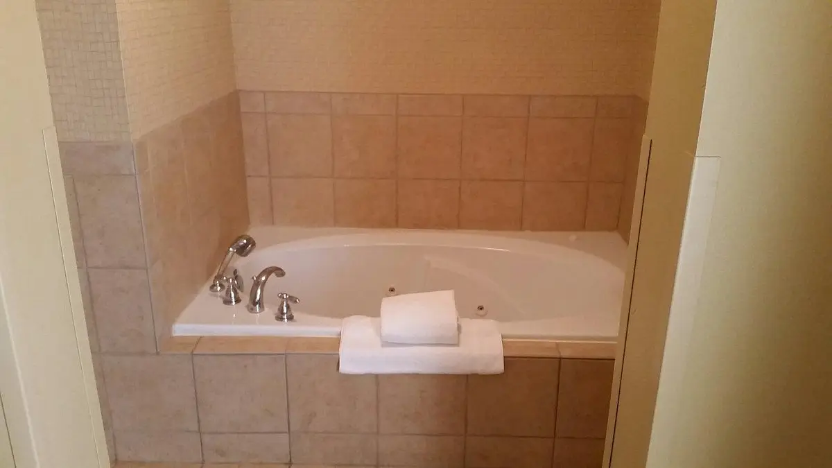 Holiday Inn Express & Suites Bloomington, an IHG Hotel hotel photo 1 in Bloomington, Indiana