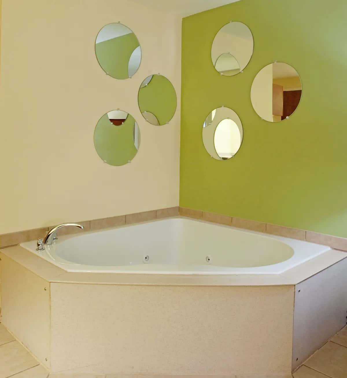 Private in-room jacuzzi tub at Holiday Inn Express & Suites Charleston-north By IHG