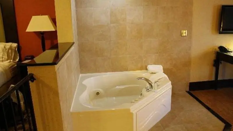 Holiday Inn Express & Suites Columbia-Fort Jackson, an IHG Hotel hotel photo 1 in Columbia, South Carolina
