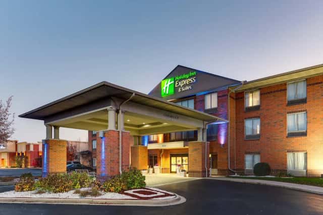 Holiday Inn Express & Suites Dayton-Centerville, An IHG Hotel — guest room
