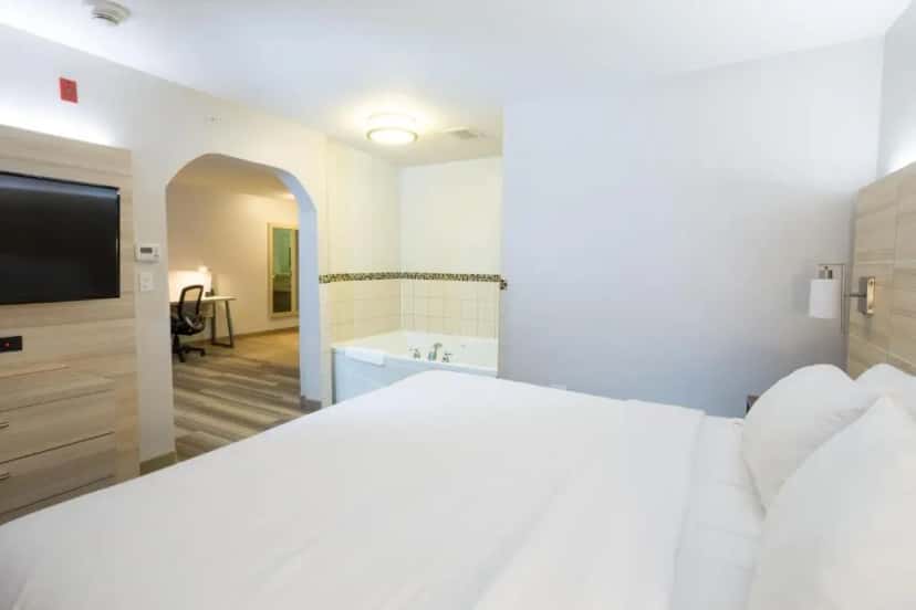 In-room jacuzzi tub at Holiday Inn Express & Suites Detroit - Utica By IHG in Utica, MI