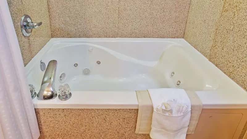 In-room hot tub at Holiday Inn Express & Suites Dyersburg, an IHG Hotel in Dyersburg, TN