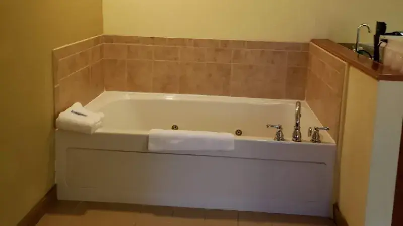 In-room hot tub at Holiday Inn Express & Suites East Lansing in East Lansing, MI