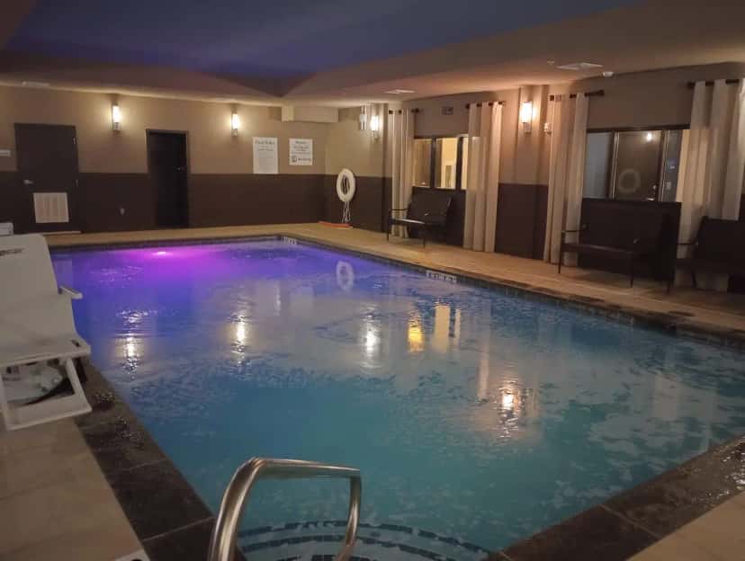 In-room hot tub at Holiday Inn Express & Suites Fulton, an IHG hotel in Fulton, MS