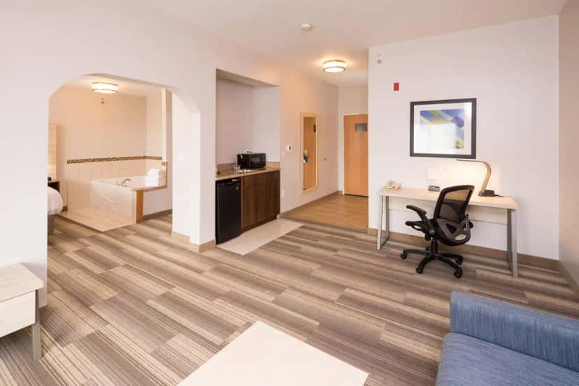 In-room jacuzzi tub at Holiday Inn Express & Suites Grand Blanc By IHG in Grand Blanc, MI