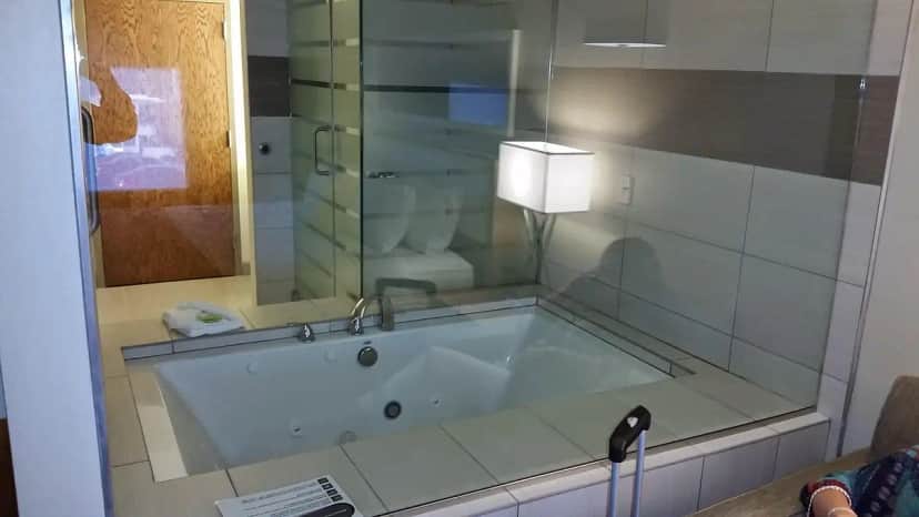 Holiday Inn Express & Suites Hot Springs, An IHG Hotel hotel photo 1 in Hot Springs, Arkansas