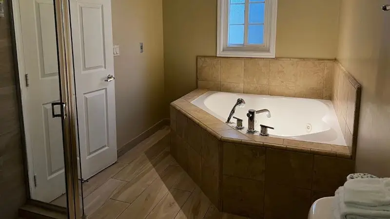 Holiday Inn Express & Suites La Jolla – Windansea Beach — suite