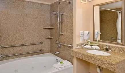 In-room hot tub at Holiday Inn Express & Suites Lincoln-Roseville Area, an IHG Hotel in Lincoln, CA