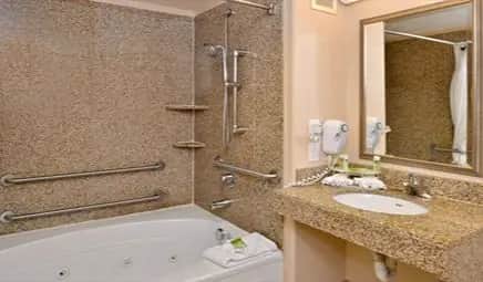 Holiday Inn Express & Suites Lincoln-Roseville Area, an IHG Hotel hotel photo 1 in Lincoln, California