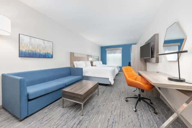 Holiday Inn Express & Suites Little Rock-west By IHG — guest room