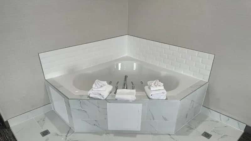 In-room hot tub at Holiday Inn Express & Suites Manchester-Airport, an IHG Hotel in Manchester, NH