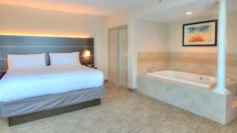 In-room hot tub at Holiday Inn Express & Suites Mobile/Saraland in Saraland, AL
