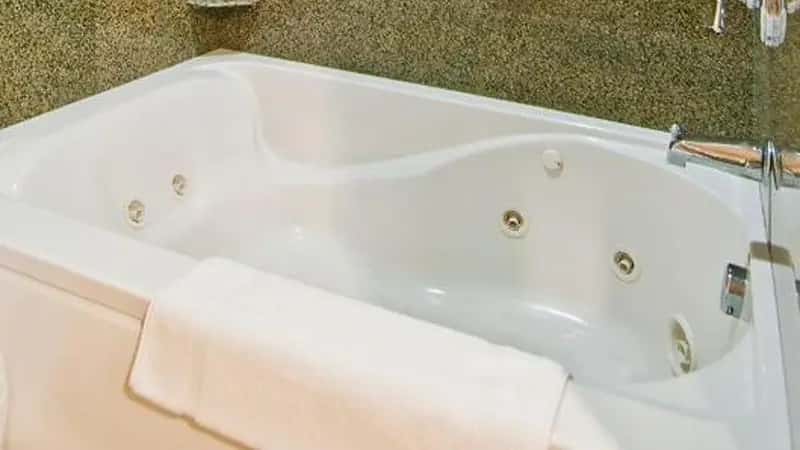 In-room hot tub at Holiday Inn Express & Suites Oro Valley-Tucson North, an IHG Hotel in Oro Valley, AZ