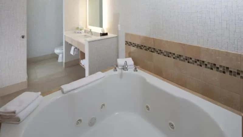 In-room hot tub at Holiday Inn Express & Suites Rochester Hills – Detroit Area By IHG in Rochester Hills, MI