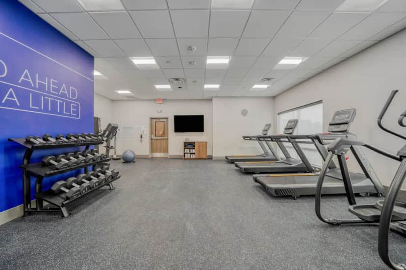 Holiday Inn Express & Suites Tyler South By IHG — bathroom