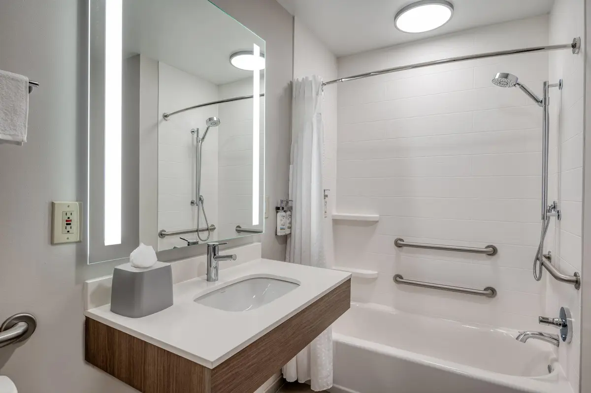 Deep soaking bathtub at Holiday Inn Express & Suites Wadsworth, an IHG hotel
