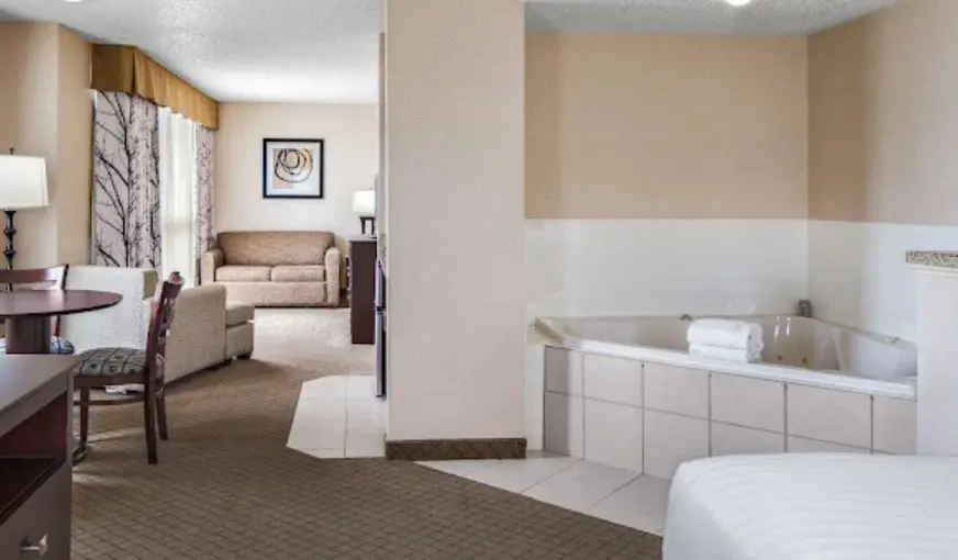Holiday Inn Express Grove City (Outlet Center), an IHG Hotel hotel photo 1 in Mercer, Pennsylvania
