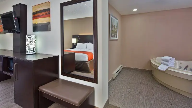 Holiday Inn Express Harrisburg NE by IHG hotel photo 1 in Harrisburg, Pennsylvania