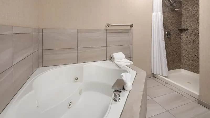 Holiday Inn Express Hotel & Suites Cherry Hills, an IHG Hotel hotel photo 1 in Omaha, Nebraska