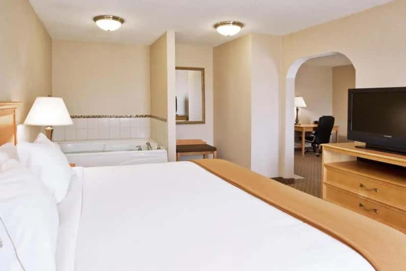 In-room hot tub at Holiday Inn Express Hotel & Suites Chesterfield - Selfridge Area by IHG in Rochester Hills, MI