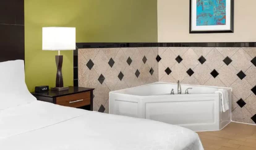 Holiday Inn Express Hotel & Suites Edmond hotel photo 1 in Edmond, Oklahoma