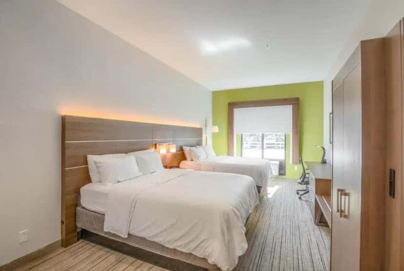 In-room hot tub at Holiday Inn Express Hotel & Suites Gulf Shores by IHG in Orange Beach, AL
