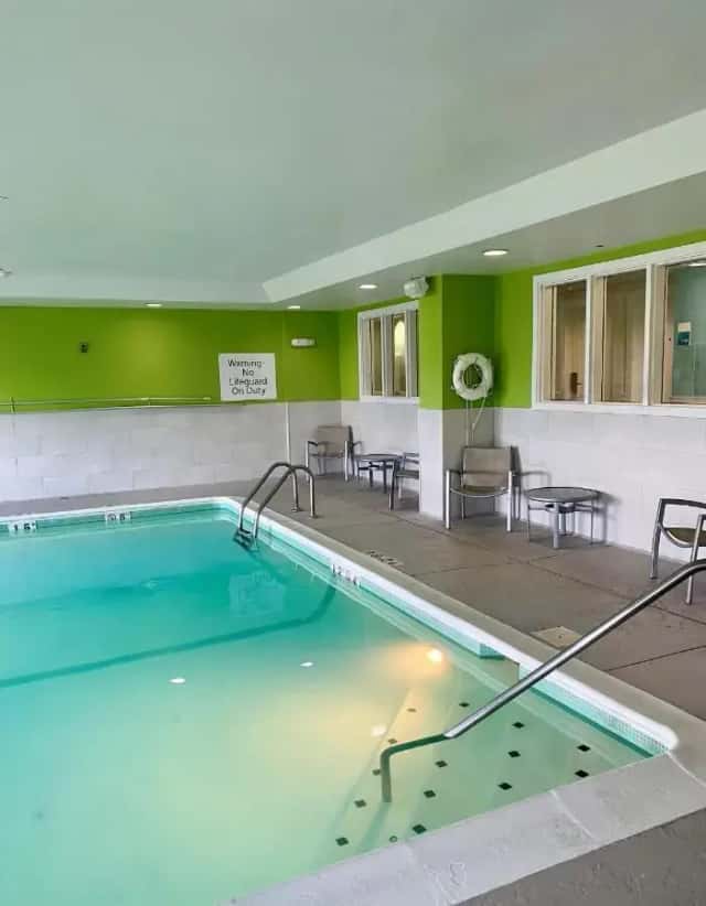 Holiday Inn Express Indianapolis - Fishers By IHG — guest room
