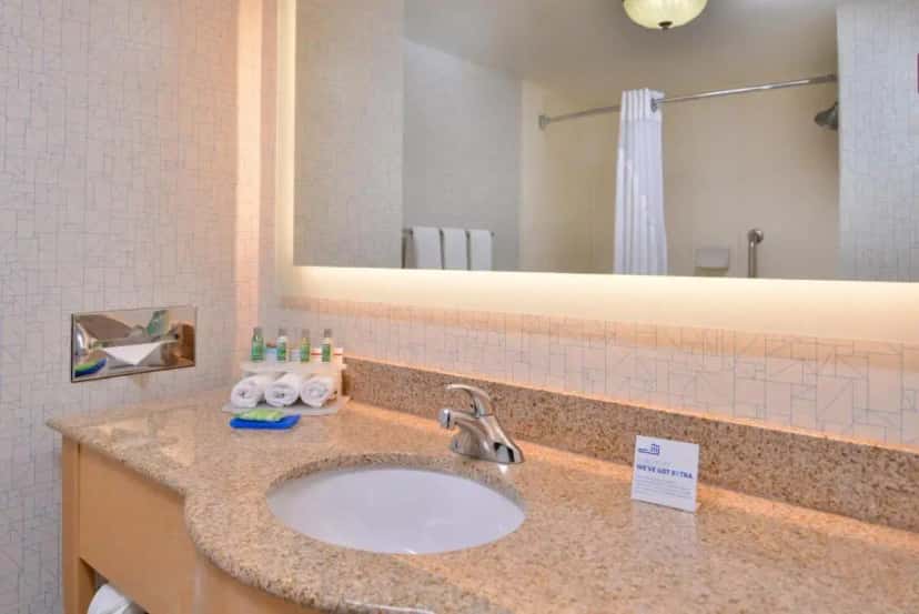 In-room hot tub at Holiday Inn Express Stockton Southeast by IHG in Stockton, CA