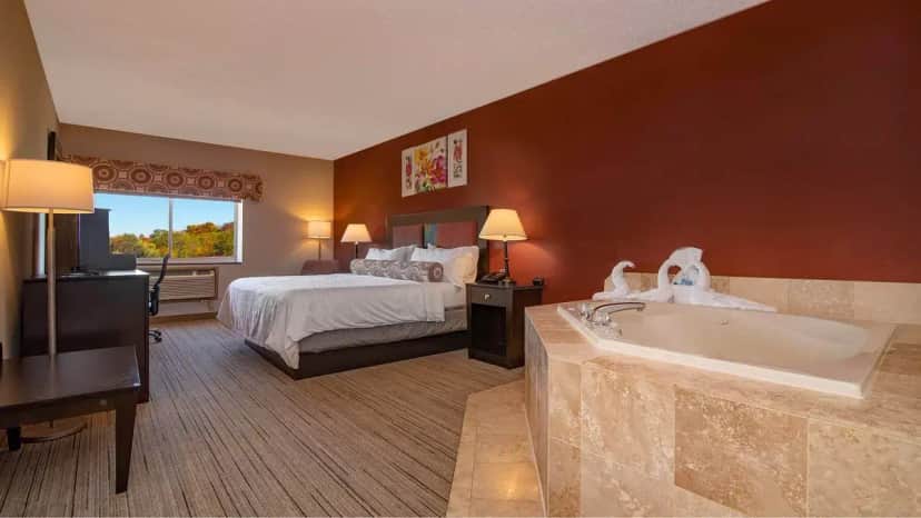 Holiday Inn Express Stony Brook hotel photo 1 in Suffolk County, New York