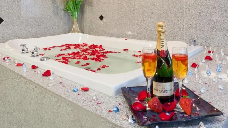 Hotels with jacuzzi in room in Woodstock