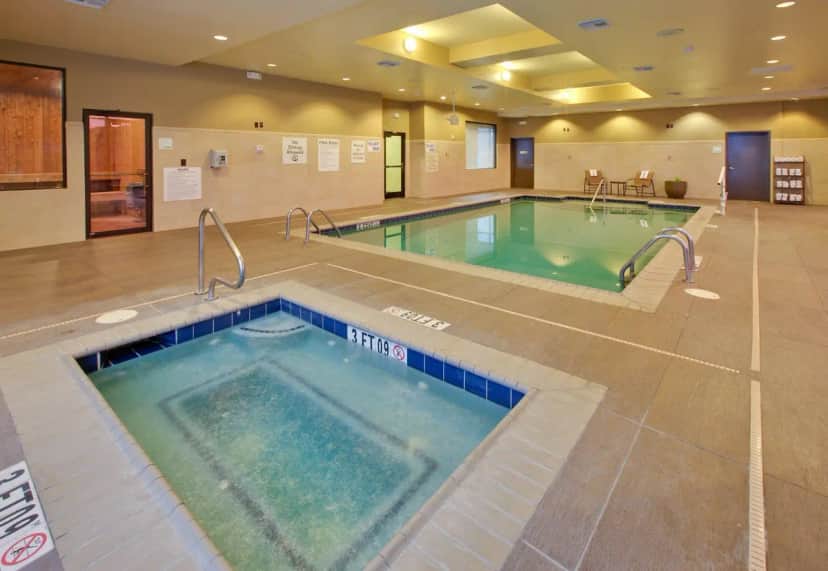 Shared indoor hot tub at Holiday Inn Houston East-channelview By IHG