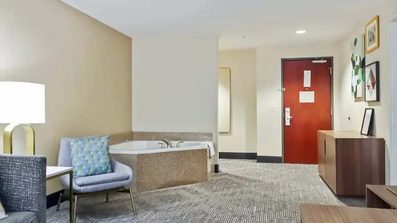 In-room hot tub at Holiday Inn Quincy, an IHG Hotel in Quincy, IL