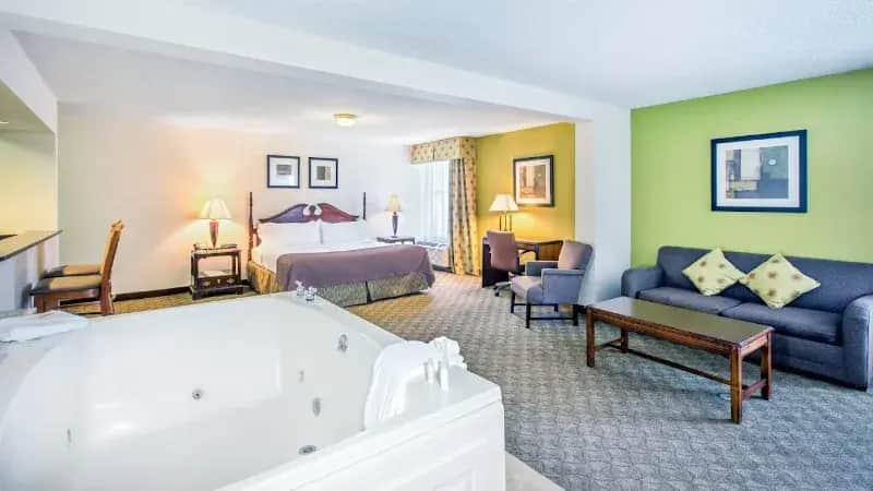 Holiday Inn Roanoke-tanglewood-rt 419&i581 by IHG hotel photo 1 in Roanoke, Virginia