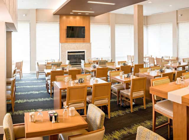 Holiday Inn Salem (I-93 At Exit 2), an IHG hotel — guest room
