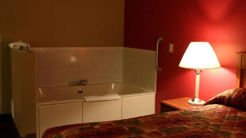 In-room hot tub at Hometown Inn & Suites in Schererville, IN