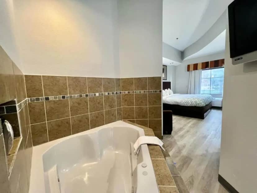 Private in-room jacuzzi in the Studio King Room with Spa Bath Non-Smoking at HomeTowne Studios & Suites Washington