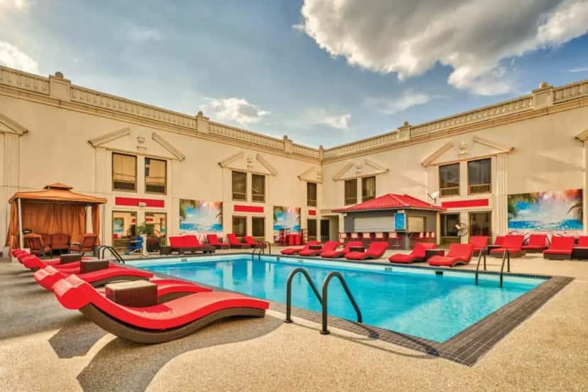 In-room hot tub at Horseshoe Tunica in Robinsonville, MS