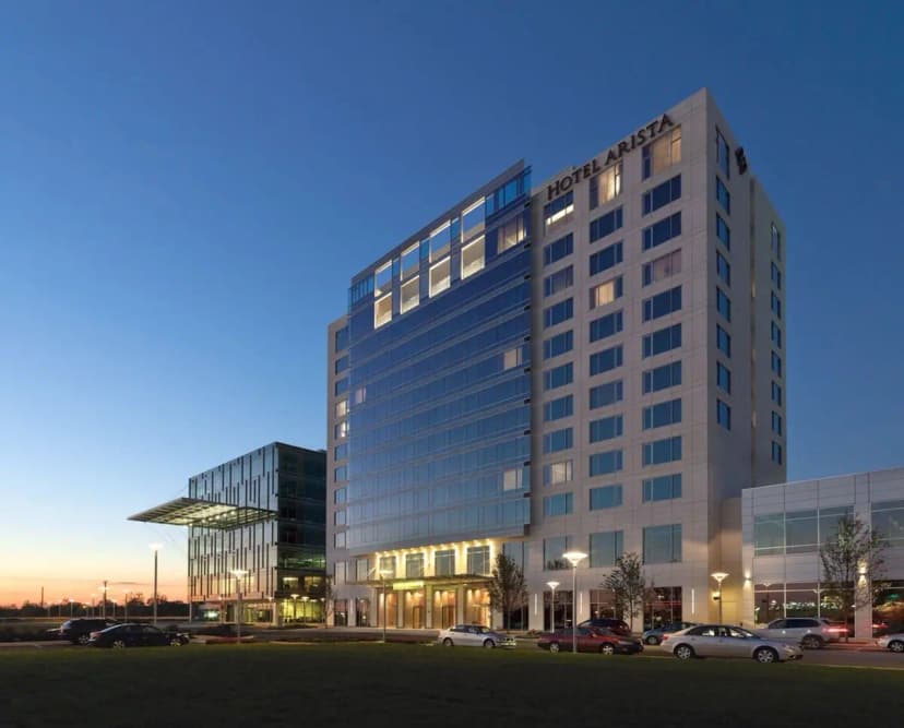 Hotels with jacuzzi in room in Naperville
