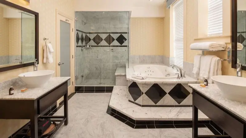 In-room hot tub at Hotel Shattuck Plaza in Berkeley, CA