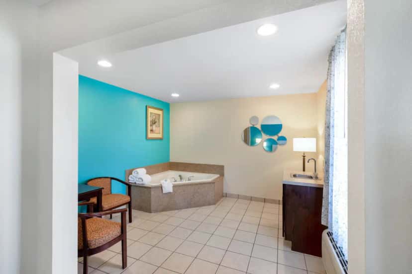 In-room hot tub at Howard Johnson by Wyndham Houma in Houma, LA
