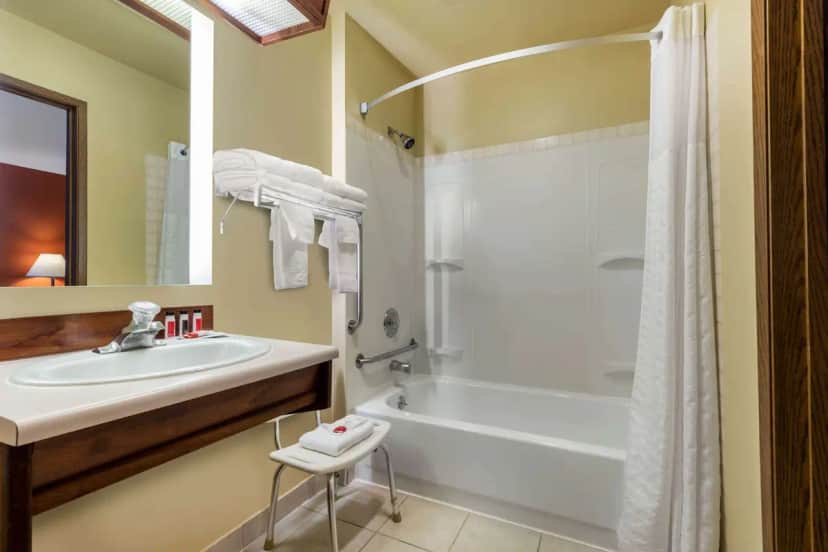 Deep soaking bathtub at Howard Johnson by Wyndham Leavenworth
