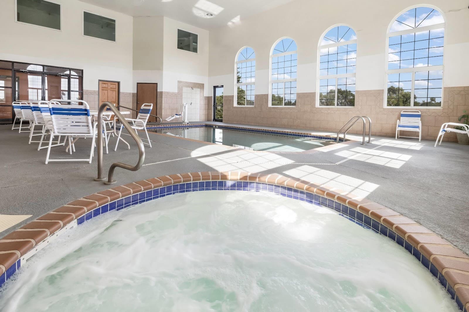 Howard Johnson by Wyndham Oacoma Hotel & Suites