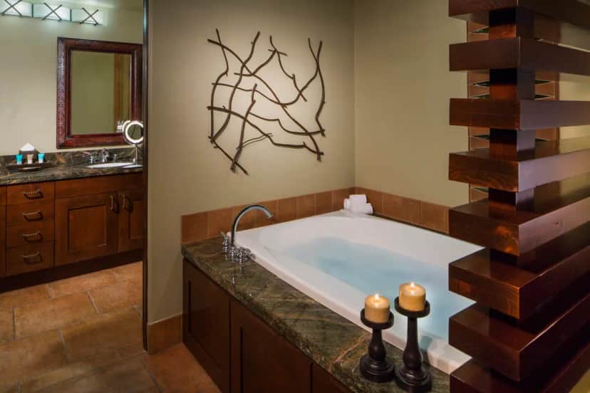 Deep soaking bathtub at Hyatt Vacation Club at Piñon Pointe
