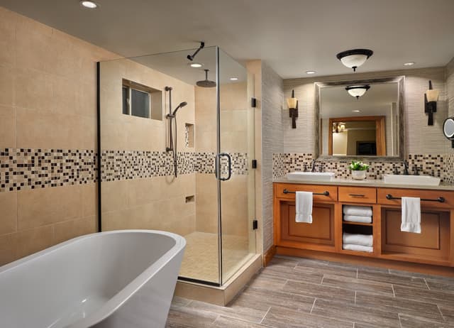 Deep soaking bathtub