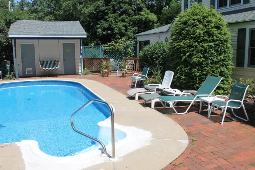 Inn At Ellis River — pool
