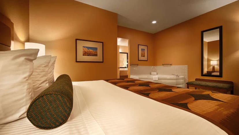 Hotels with jacuzzi in room in Twentynine Palms