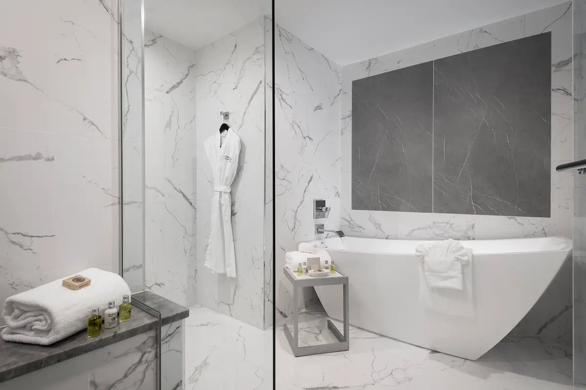 Inn On Fifth soaking bathtub